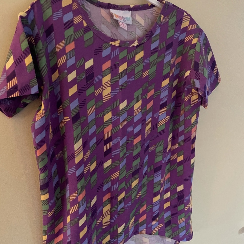 🌹🌹Lularoe Gracie little girl’s shirt - Picture 3 of 5
